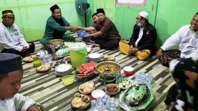 Hidayatullah Manokwari Terima Amanah Wakaf Mobil untuk Operasional Dakwah