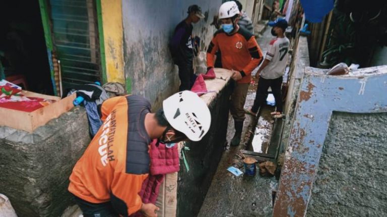 Hidayatullah DKI Jakarta Kerahkan Relawan Tanggap Banjir