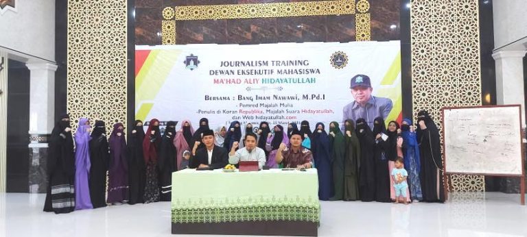 Ketum Pemuda Hidayatullah Bekali DEM Ma’had Aly Ilmu Jurnalistik