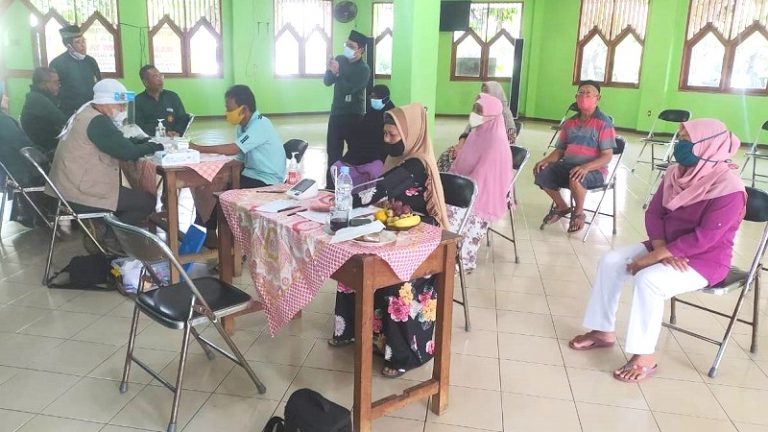 Islamic Medical Service Bareng IPRIJA Buka Layan Kesehatan Gratis dan Bagikan Sembako