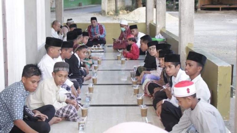 Peringati HUT Sultra, Pemkot Baubau Bukber Santri Pondok Pesantren Hidayatullah