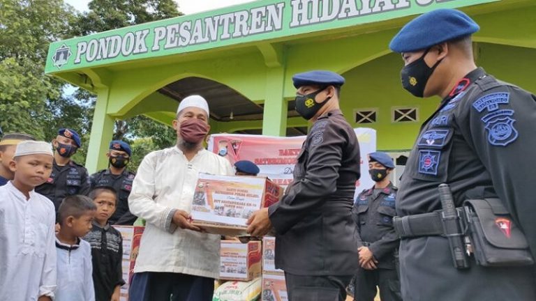Korps Brimob Bone Peringati HUT Bhayangkara Bersama Santri Ponpes Hidayatullah