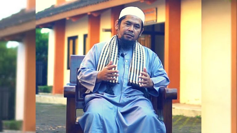 Pesantren Hidayatullah dari “Sarang Laba-laba” hingga “Sarang Lebah”