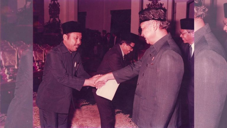 Pola Komunikasi Vertikal dan Horizontal KH Abdullah Said