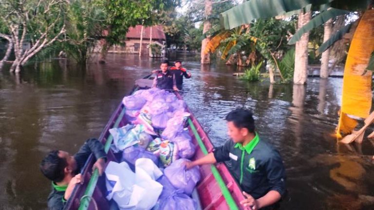 BMH – SAR Hidayatullah Kirim Bantuan untuk Korban Banjir Katingan Kalteng