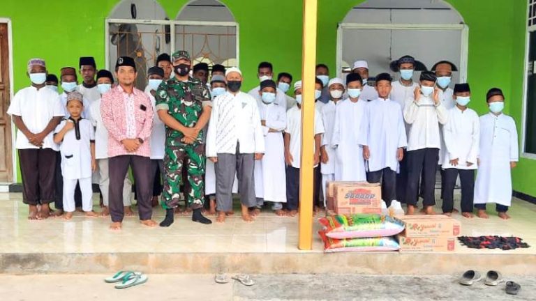 Dandim TNI 1804/Kaimana Salurkan Bantuan ke Santri Ponpes Hidayatullah