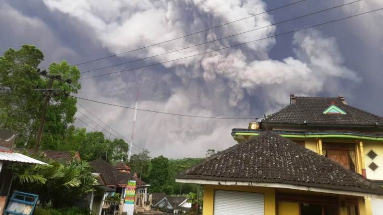 Erupsi Gunung Semeru, SAR Hidayatullah – BMH Bergerak ke Malang Lumajang