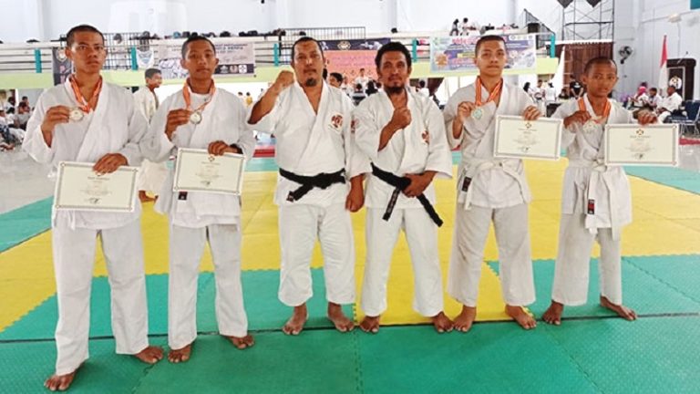 Santri Hafizh Hidayatullah Baubau Raih Juara Turnamen Kempo se-Sultra