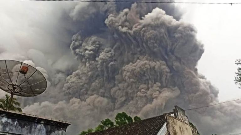 Sapuan Semeru Duka Semua