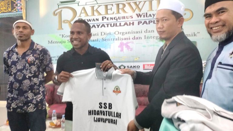 Wasekjen DPP Hidayatullah Resmikan SSB Hidayatullah Jayapura