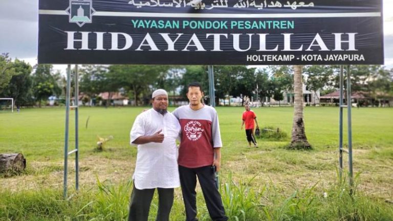 Kisah Kubah Emas Dalam Hutan dan Pesantren Hidayatullah Jayapura