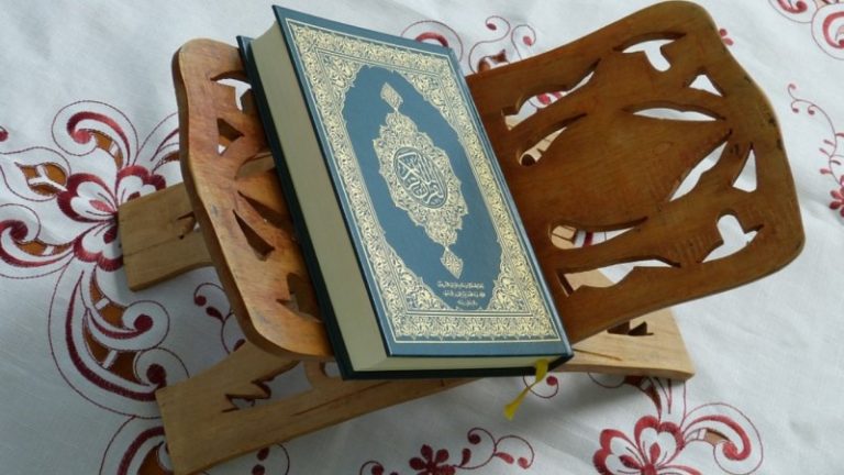 Jangan Tergesa gesa Membaca Al Qur’an
