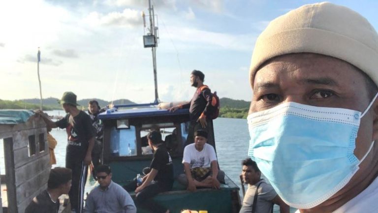 Safari Cinta ke Kampung Muallaf Suku Laut