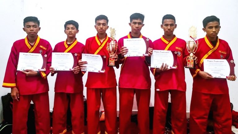 Santri Hidayatullah Kolaka Raih Juara Turnamen Tapak Suci se-Sultra