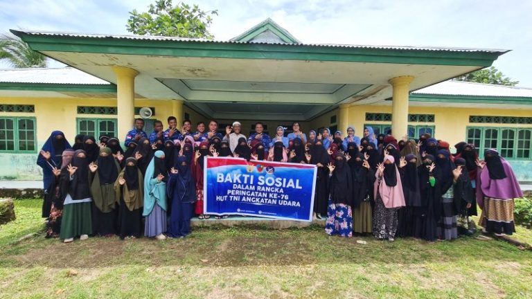 Danlanud Dominicus Dumatubun Anjangsana ke Ponpes Hidayatullah