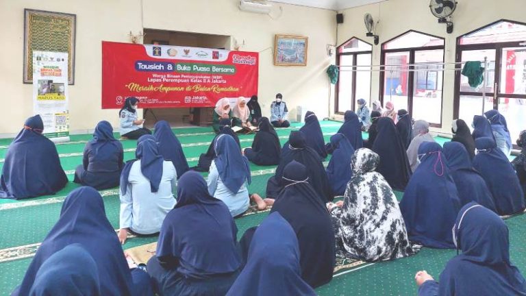 Bukber dengan Warga Binaan Lapas Perempuan