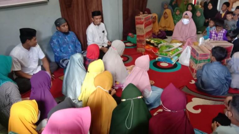 SD Integral Hidayatullah Baubau Berbagi Kebaikan Ramadhan