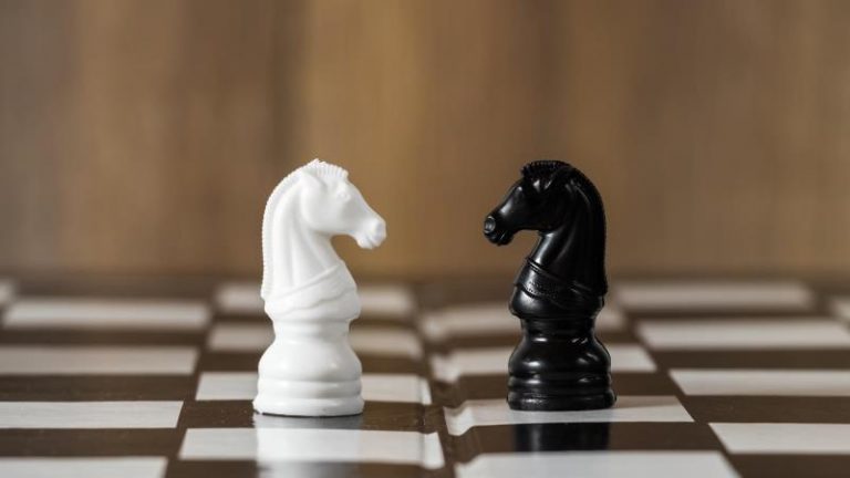 Perbedaan Serta Titik Temu Antara Leader dan Manager
