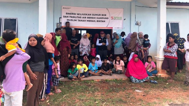 Sumur Bor dan Qurban untuk Warga Kampung Tanah Merah Bintan