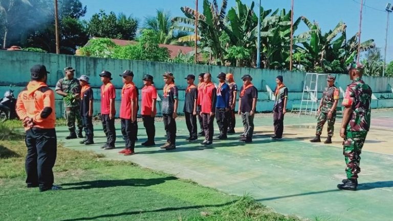 TNI Koramil 06/Batu Sopang Berikan Bintalsik pada Santri Pesantren Hidayatullah