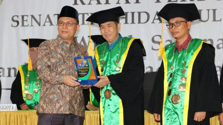 Rektor UIN Suska Riau Orasi Ilmiah Sidang Senat Terbuka STIT Hidayatullah Batam