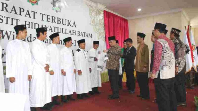 Ketum DPP Hidayatullah Pesan Tanamkan Kesadaran Sarjana yang Kader Leader