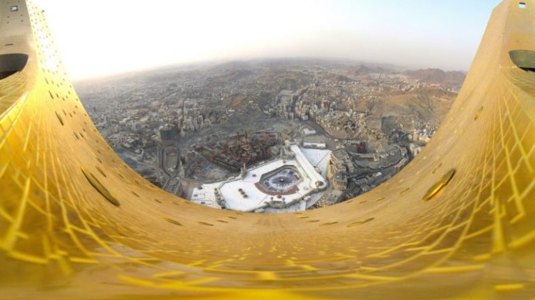 Keistimewaan Makkah dan Buah Ketaatan Seorang Istri