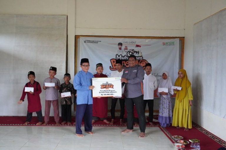 1 Muharram 1444 H BMH Salurkan Rp. 165 Juta Beasiswa