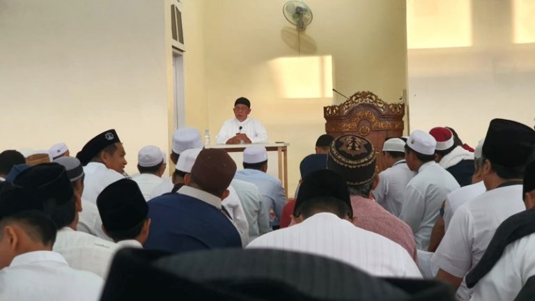 Pendiri Hidayatullah KH Hasyim HS Bersamai Silaturahim Dai se-Sulawesi