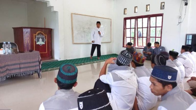 Ustadz Mardhatillah Ungkap “5K1L” sebagai Ciri Orang Sukses