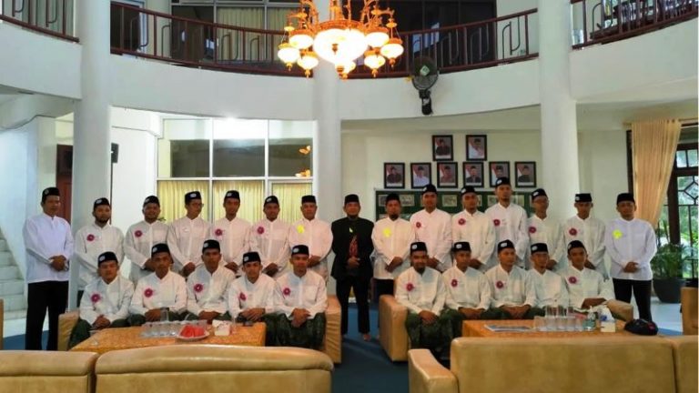 Nikah Mubarak 20 Pasang Santri Hidayatullah di Kampus Induk Gunung Tembak