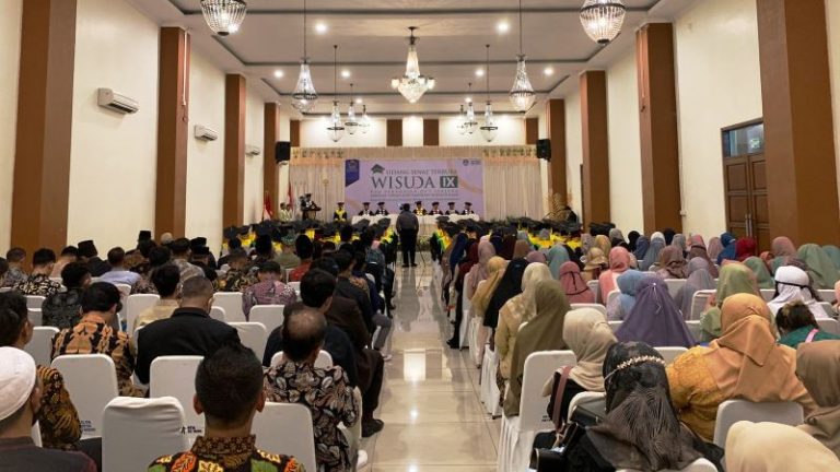 Sarjana Ekonomi Wisudawan STIE Hidayatullah Harus Siap Hadapi Tantangan Resesi