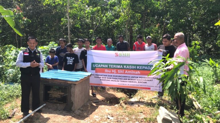 BMH Kepri Kembali Serahkan Sumur bor ke Warga Kampung Tanah Merah