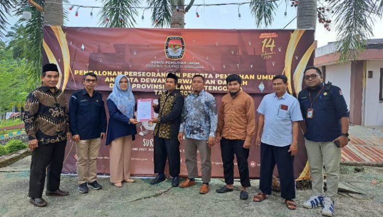 Deklarasi Tim Pemenangan Dr M Tasmin Latif Menuju DPD RI Dapil Sultra Periode 2024-2029