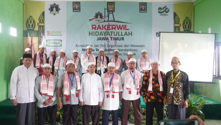 Tutup Rakerwil, DPW Hidayatullah Jatim Umrahkan 15 Kader Dai