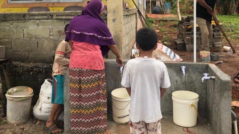 Warga Tanah Merah Bahagia Sambut Fasilitas Air Bersih dari BMH Kepri