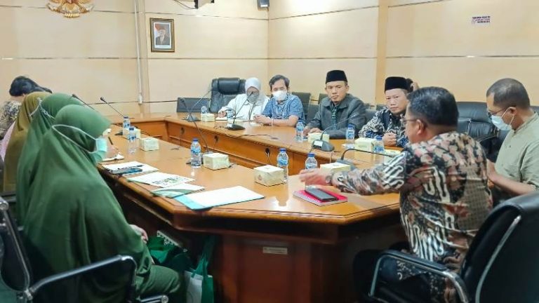 Sekretaris Dirjen Rehabilitasi Sosial Kemensos Terima DPP Hidayatullah