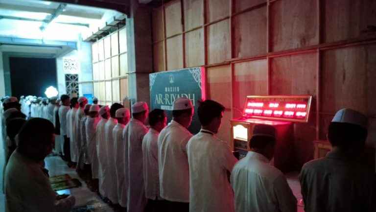 Bersiap Sambut Ramadhan, Shalat Lail di Masjid Ar-Riyadh 1 Juz 1 Malam