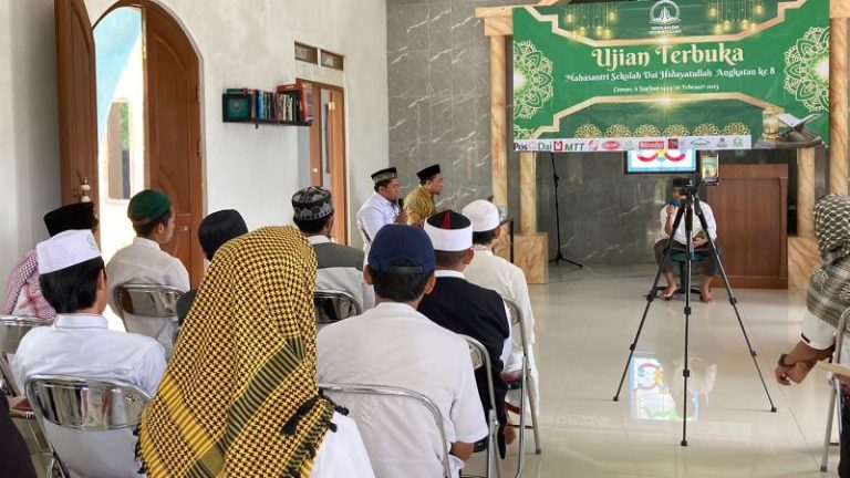 Mahasantri Sekolah Dai Hidayatullah Ciomas Jalani Ujian Terbuka