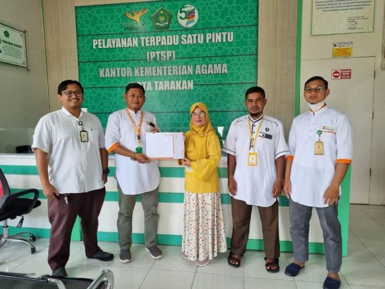 Laznas BMH Perwakilan Kaltara Serahkan Annual Report kepada Baznas dan Kemenag
