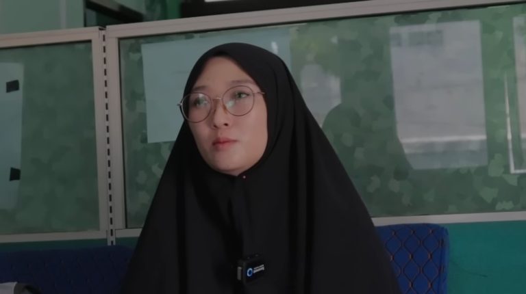 Ayahnya Katolik Fanatik, Putrinya Malah Masuk Islam