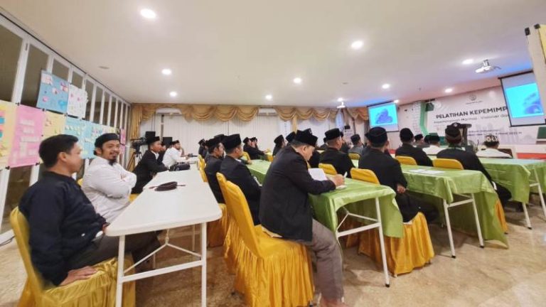 Ketua Umum Apresiasi DPD Peserta Training Kepemimpinan Angkatan Pertama