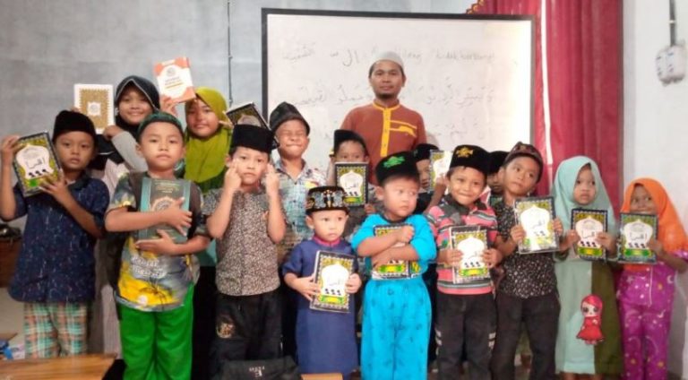 Kiprah Dai Tangguh, Ustadz Muhammad Cholil Didik Generasi Cilik dekat Al Quran