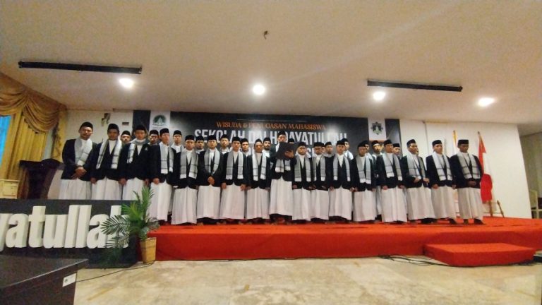 Sekolah Dai Bogor Gelar Wisuda dan Penugasan Lulusan Angkatan VIII