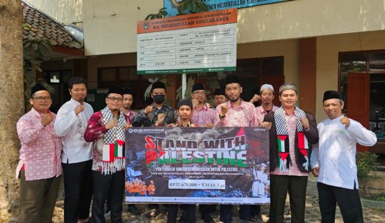 MTS-MA Hidayatullah Yogyakarta Salurkan Dana Peduli Palestina Melalui BMH