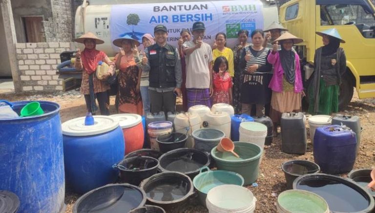 Warga Pelosok Tuban Bahagia Terima Bantuan Air Bersih dari Laznas BMH