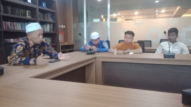 Antara ‘Ambak’ dan Ambyar, Bangun Etos Kerja dengan Istiqamah dalam Ibadah