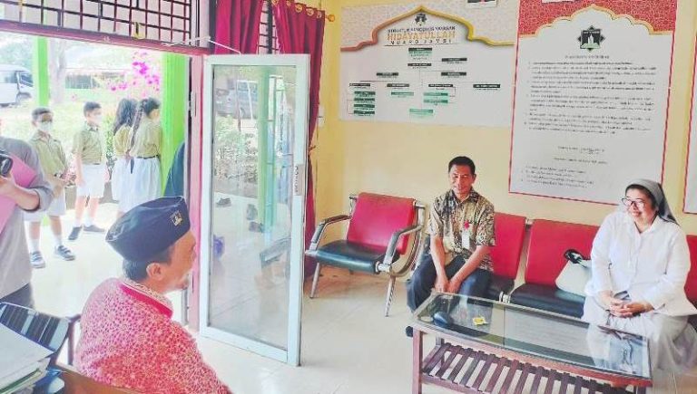 Yayasan Regina Pacis FMM Berkunjung ke Pesantren Hidayatullah Jambi
