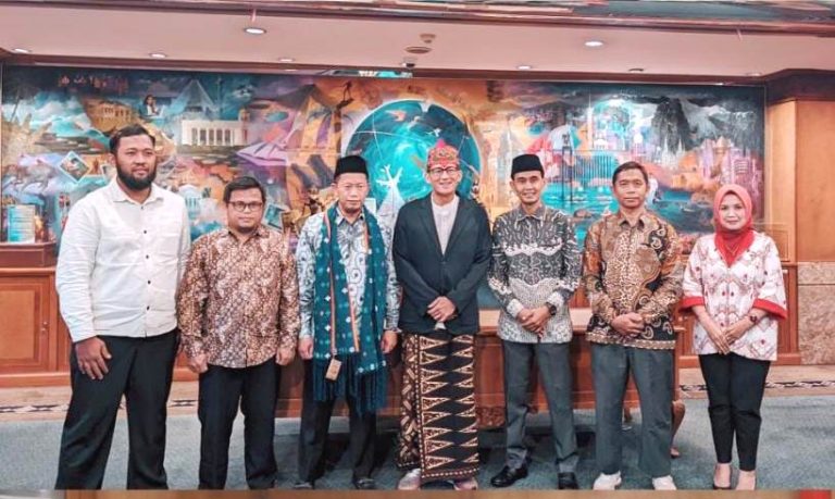 Menteri Parekraf Sandiaga Uno Terima Panitia Silatnas Hidayatullah