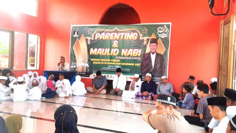 Maulid Nabi Hidayatullah Mahulu Hadirkan Pegiat Keluarga Sakinah Nasional